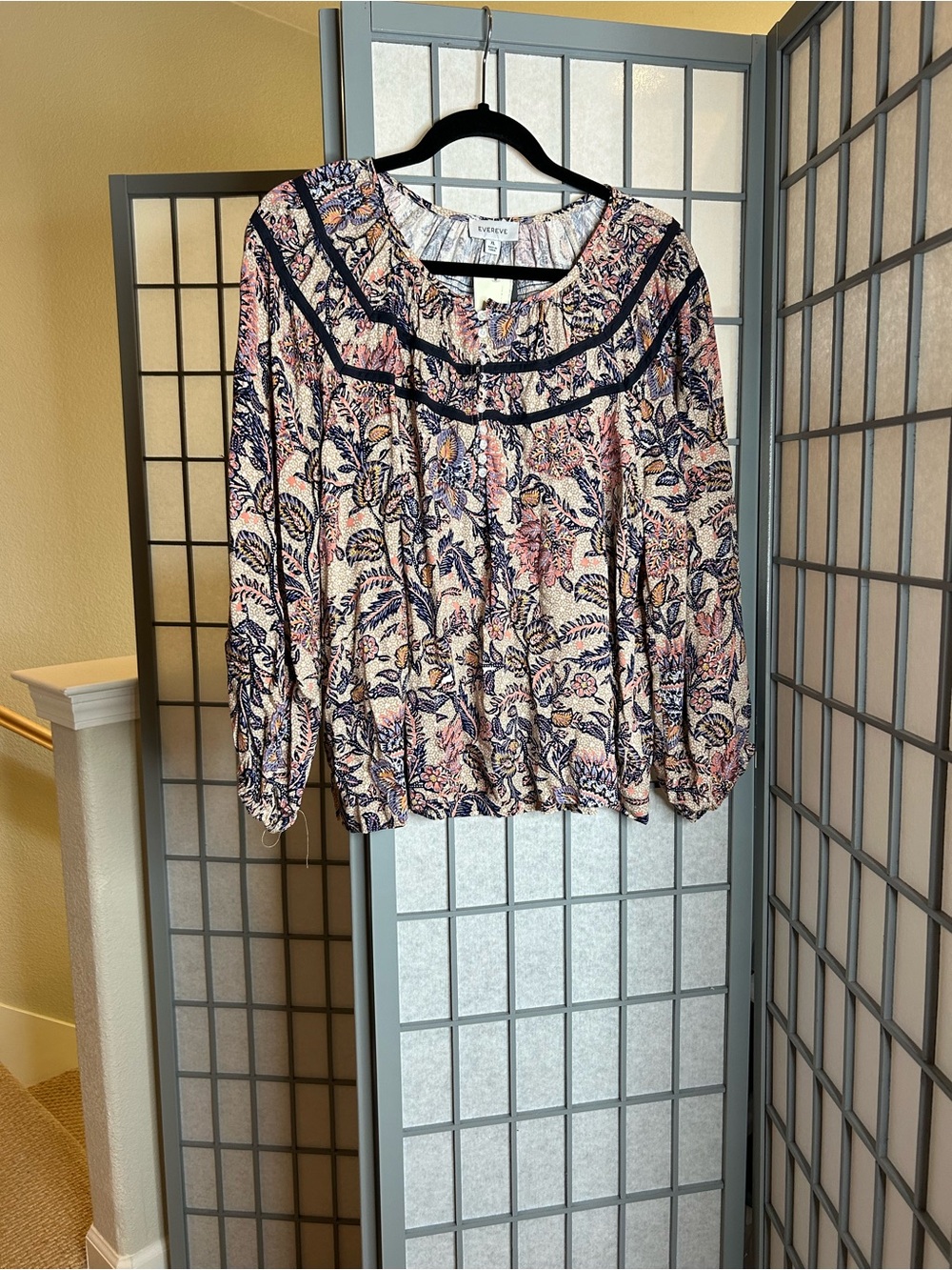 NWT Evereve Floral Peasant Blouse in Cream and Navy